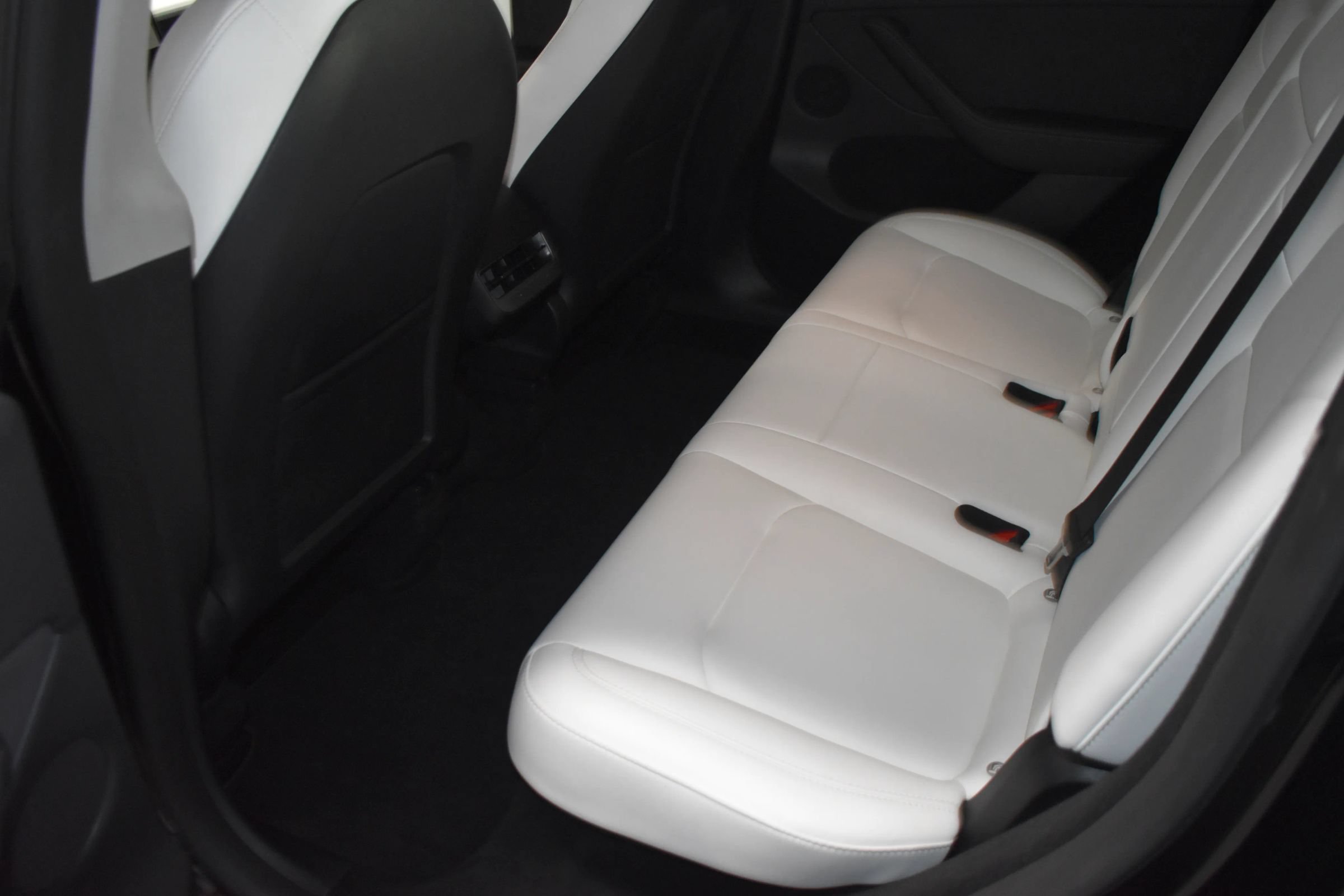 Used 2025 Tesla Model Y Long Range AWD/4WD image 16
