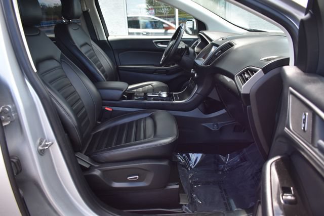 Used 2019 Ford Edge SEL w/ Equipment Group 201A AWD/4WD image 44