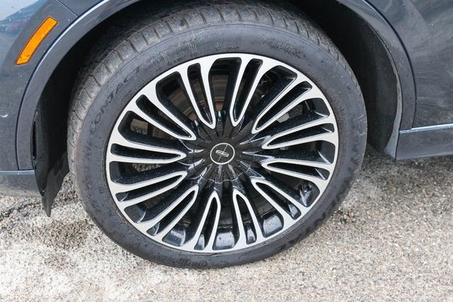 Used 2023 Lincoln Aviator Black Label w/ Class IV Trailer Tow Package image 7