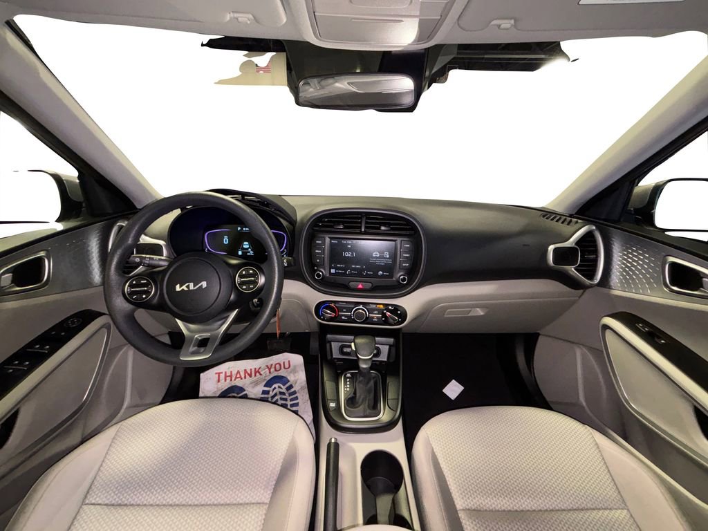 Used 2025 Kia Soul LX w/ LX Technology Package image 18