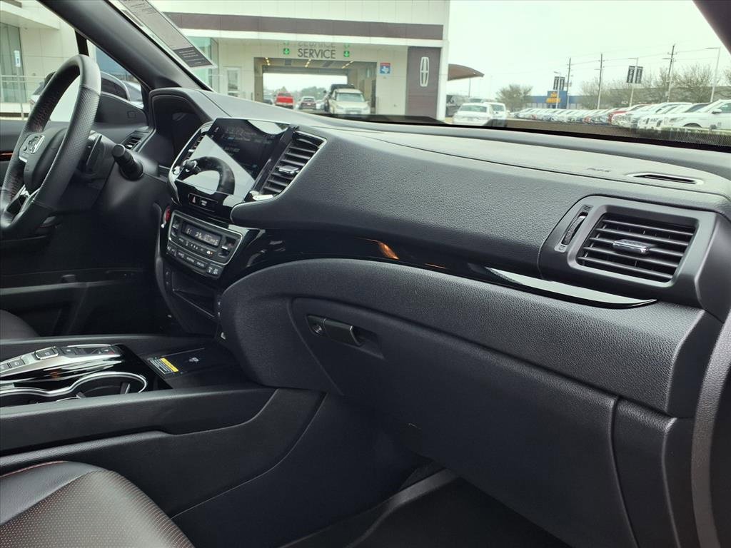 Used 2025 Honda Passport Black Edition image 14