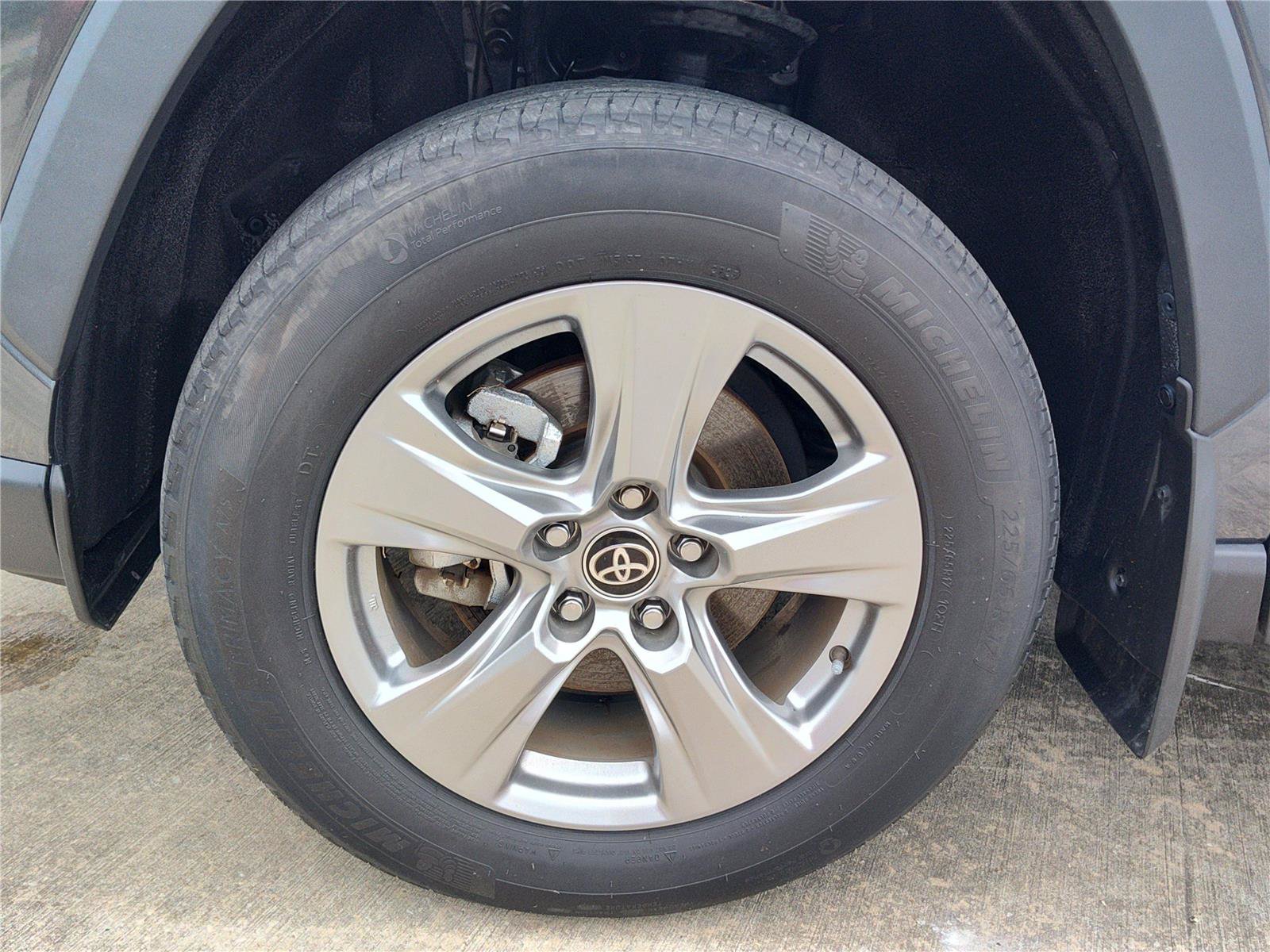 Used 2023 Toyota RAV4 XLE w/ Convenience Package FWD image 13