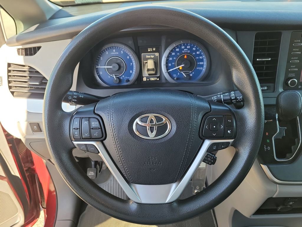 Used 2020 Toyota Sienna LE image 21