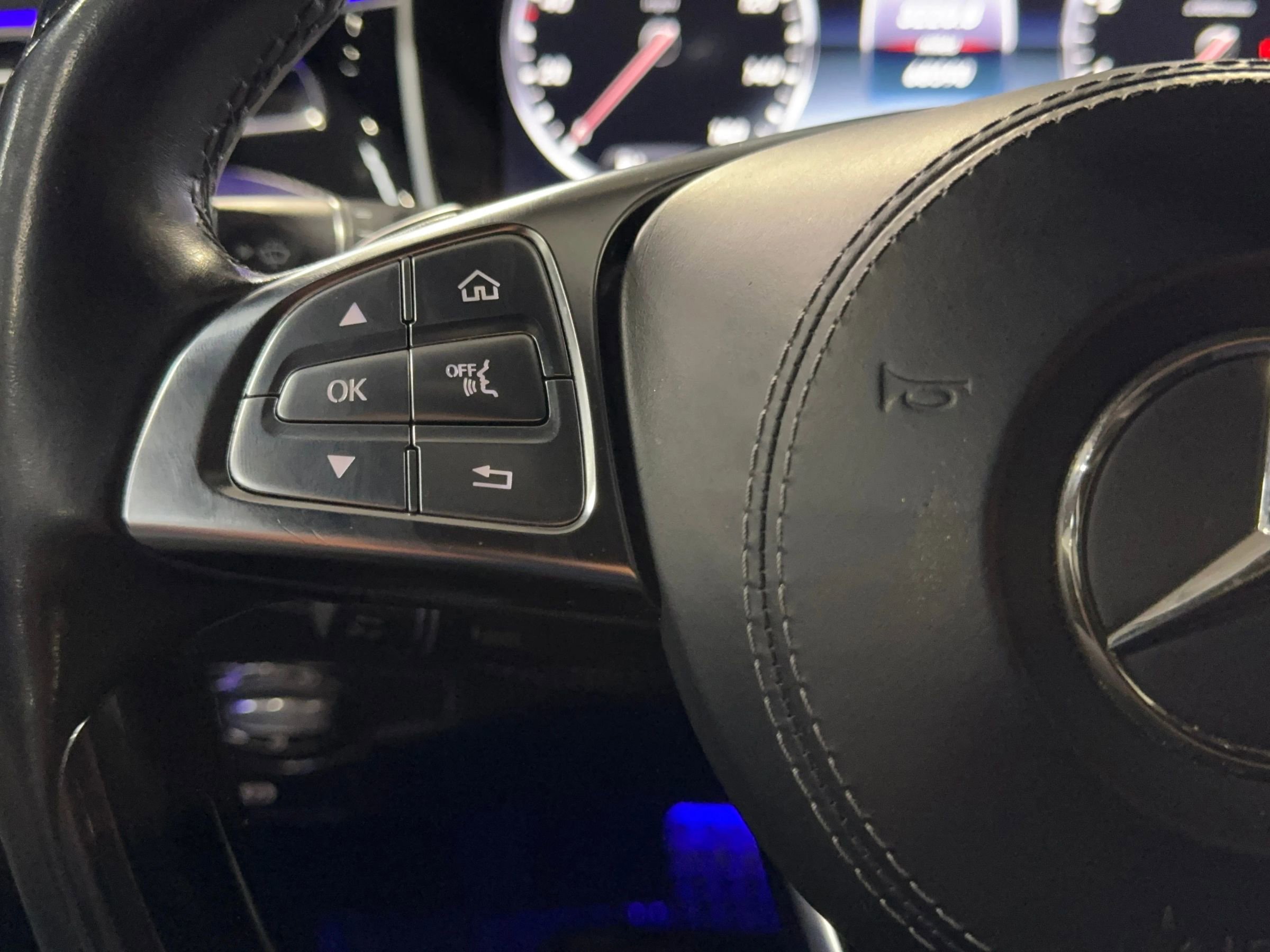 Used 2015 Mercedes-Benz S 550 S 550 4MATIC Coupe 2D image 31