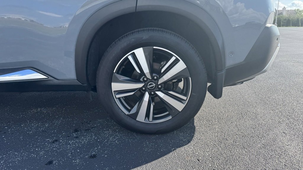 Used 2022 Nissan Rogue Platinum w/ Head-Up Display Package image 32