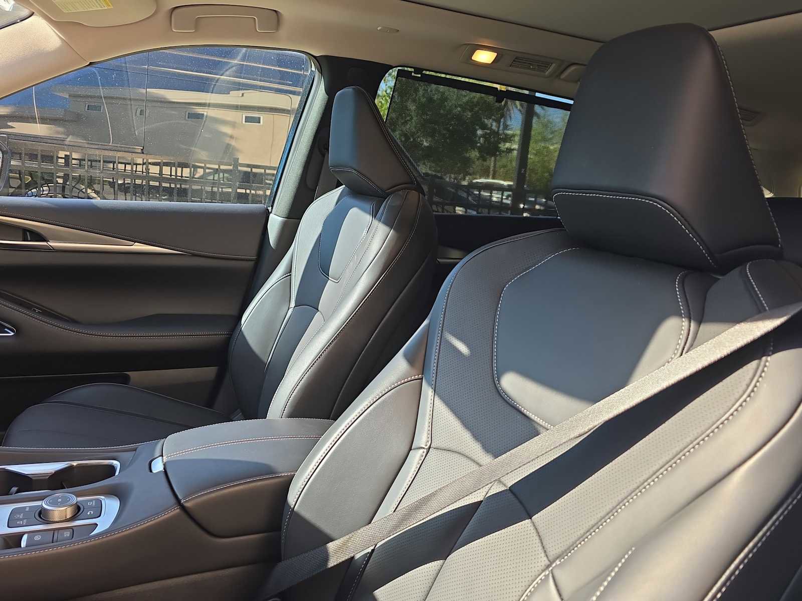 Certified 2026 INFINITI QX60 Luxe w/ Cargo Package FWD image 27