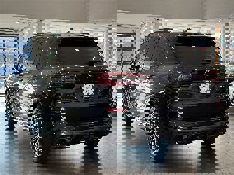 Used 2023 BMW X5 xDrive40i w/ M Sport Package image 4