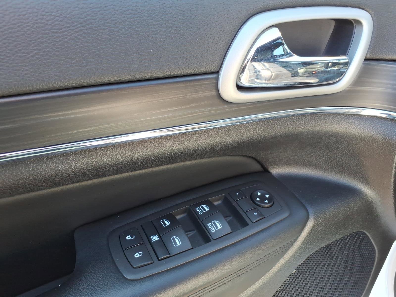 Used 2021 Jeep Grand Cherokee Limited AWD/4WD image 12