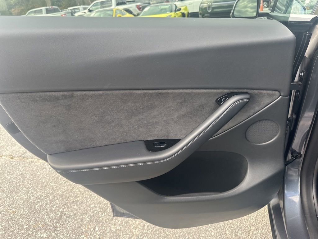 Used 2021 Tesla Model Y Long Range image 28