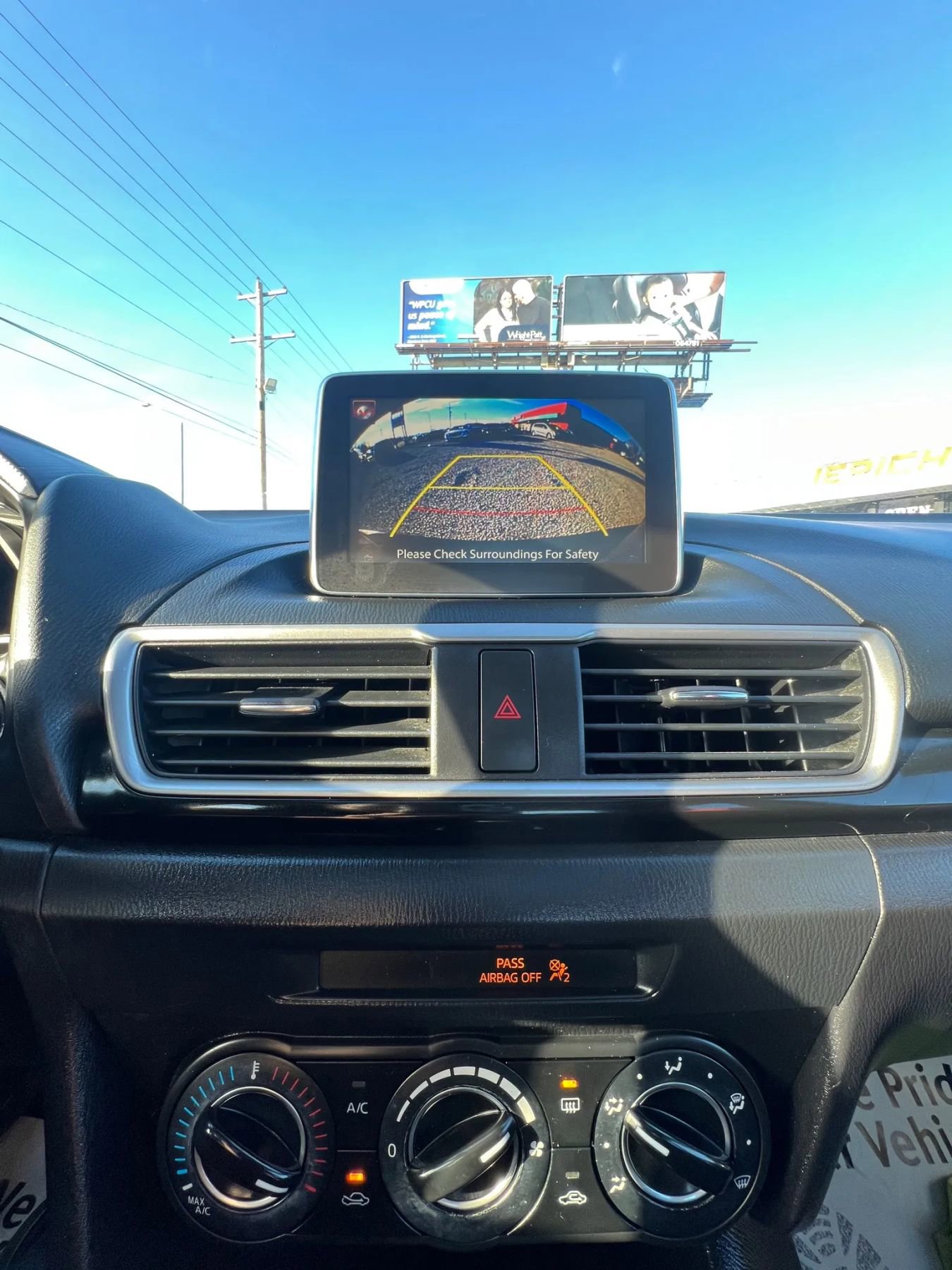 Used 2016 MAZDA MAZDA3 i Touring image 11