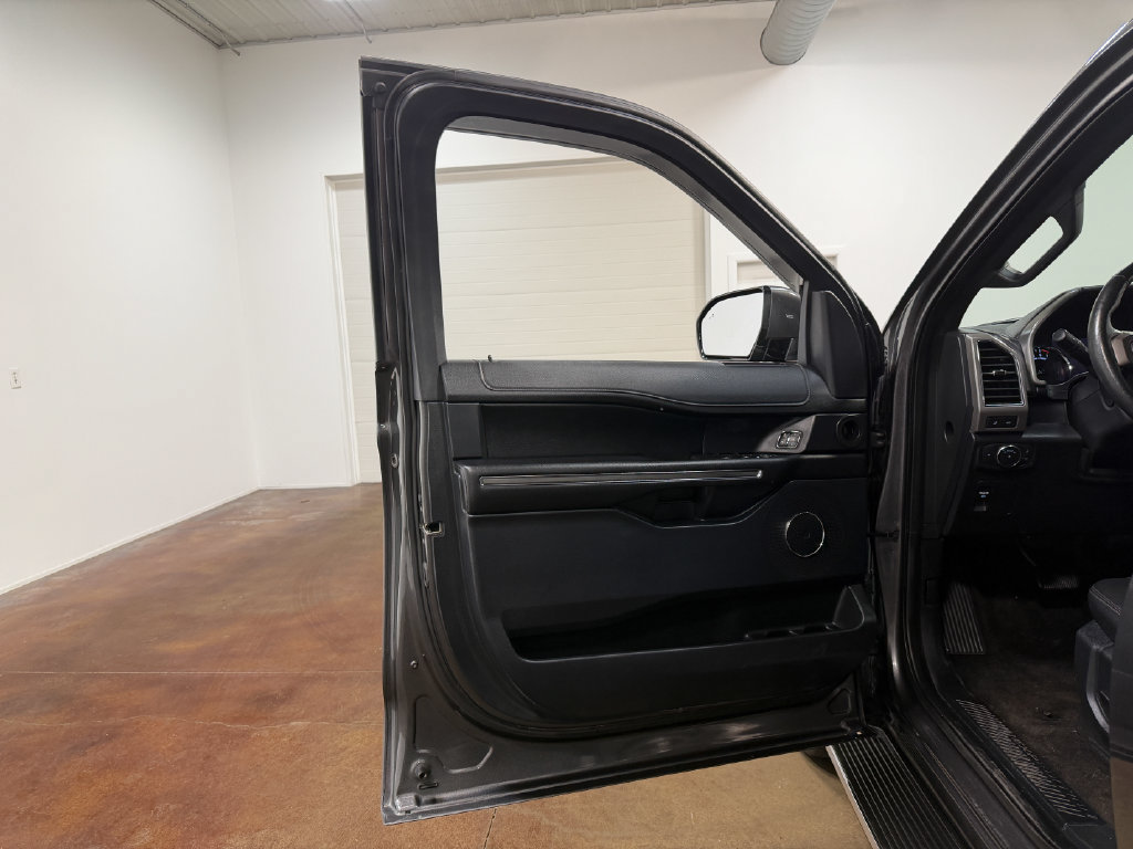 Used 2020 Ford Expedition Max XLT w/ Equipment Group 202A AWD/4WD image 57