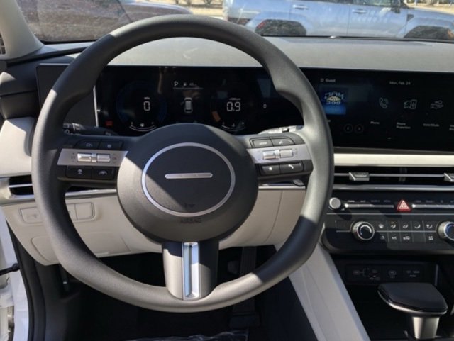 New 2025 Hyundai Tucson SE image 16