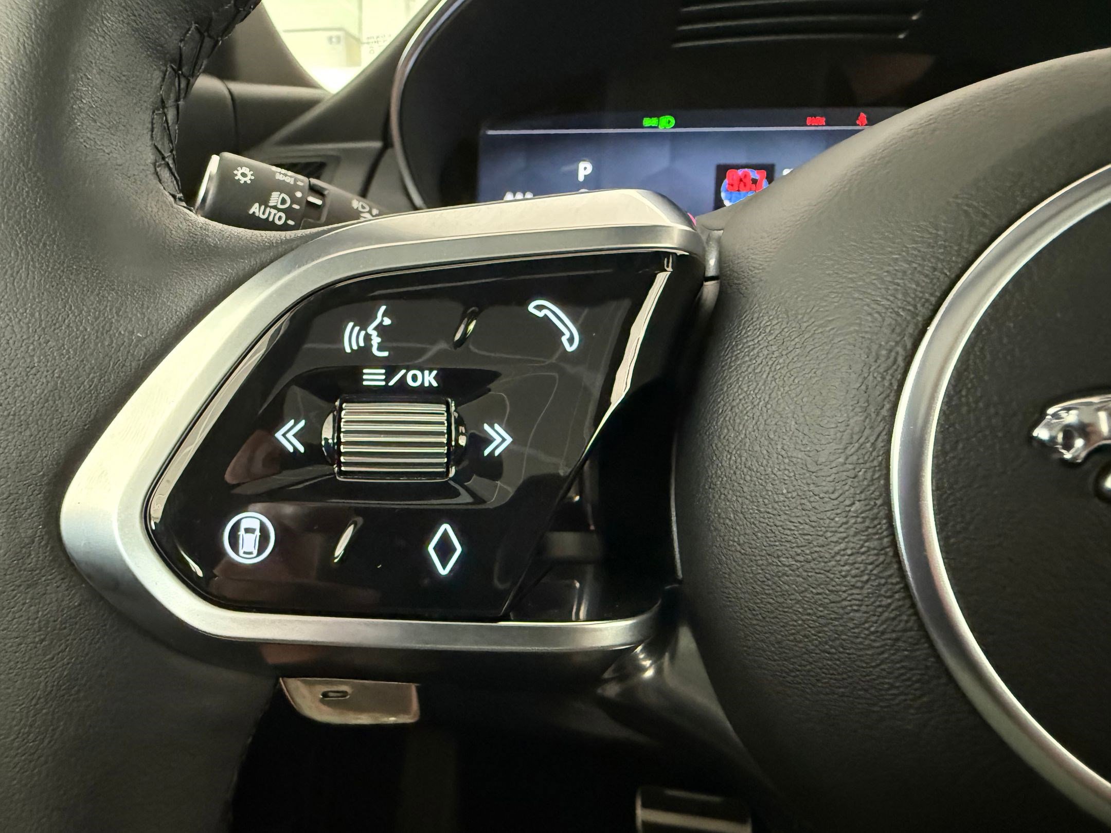 Used 2024 Jaguar E-PACE R-Dynamic SE AWD/4WD image 19