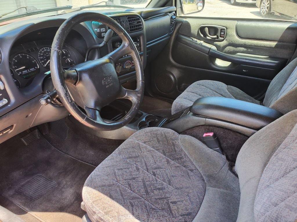 Used 2002 Chevrolet S10 Pickup LS w/ LS Preferred Equipment Group AWD/4WD image 15