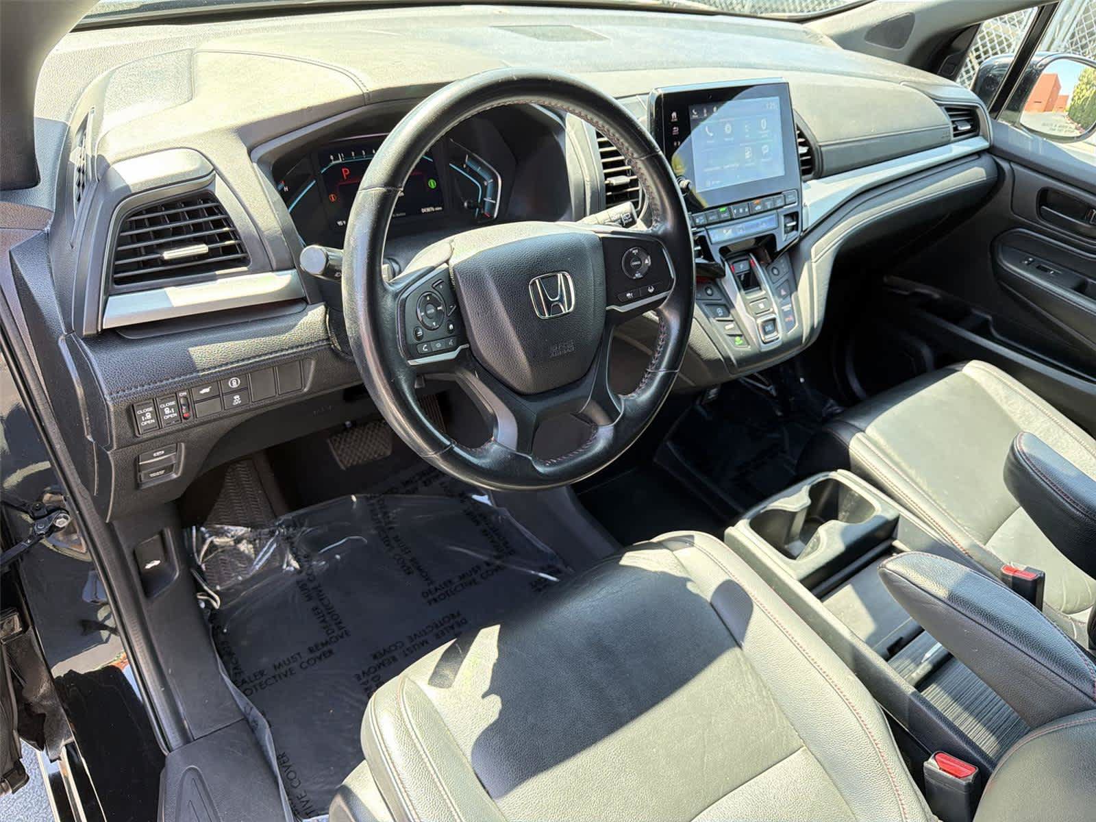 Used 2023 Honda Odyssey Sport image 2
