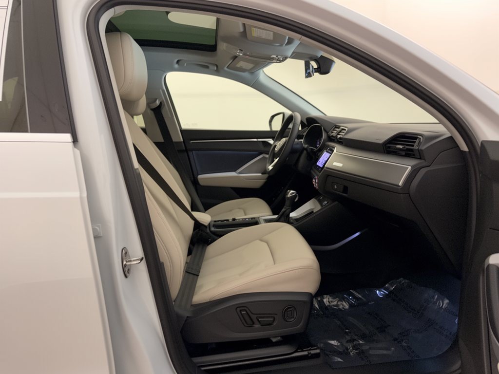 Certified 2022 Audi Q3 2.0T Premium w/ Convenience Package AWD/4WD image 30