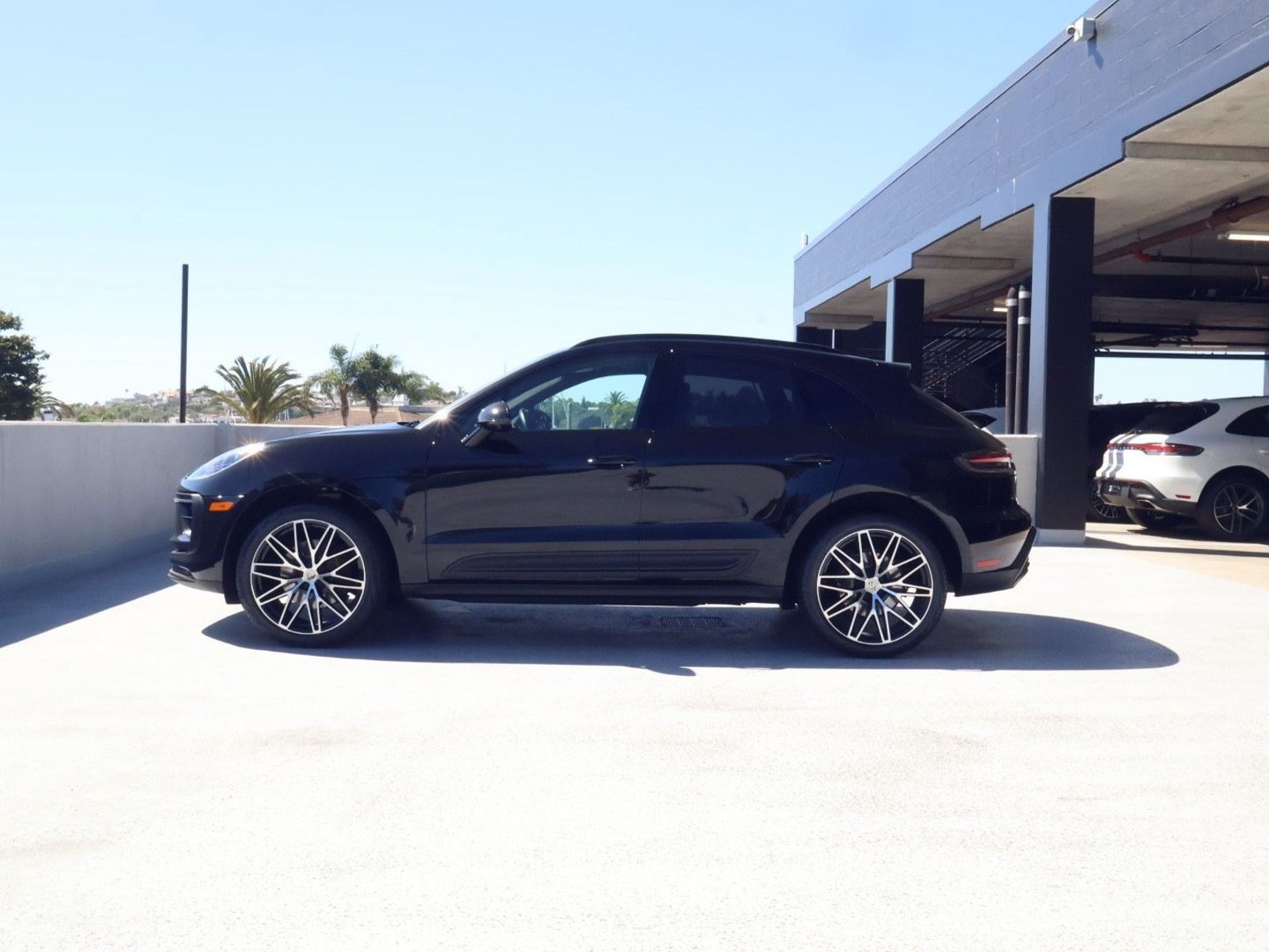 Certified 2024 Porsche Macan AWD/4WD video 2