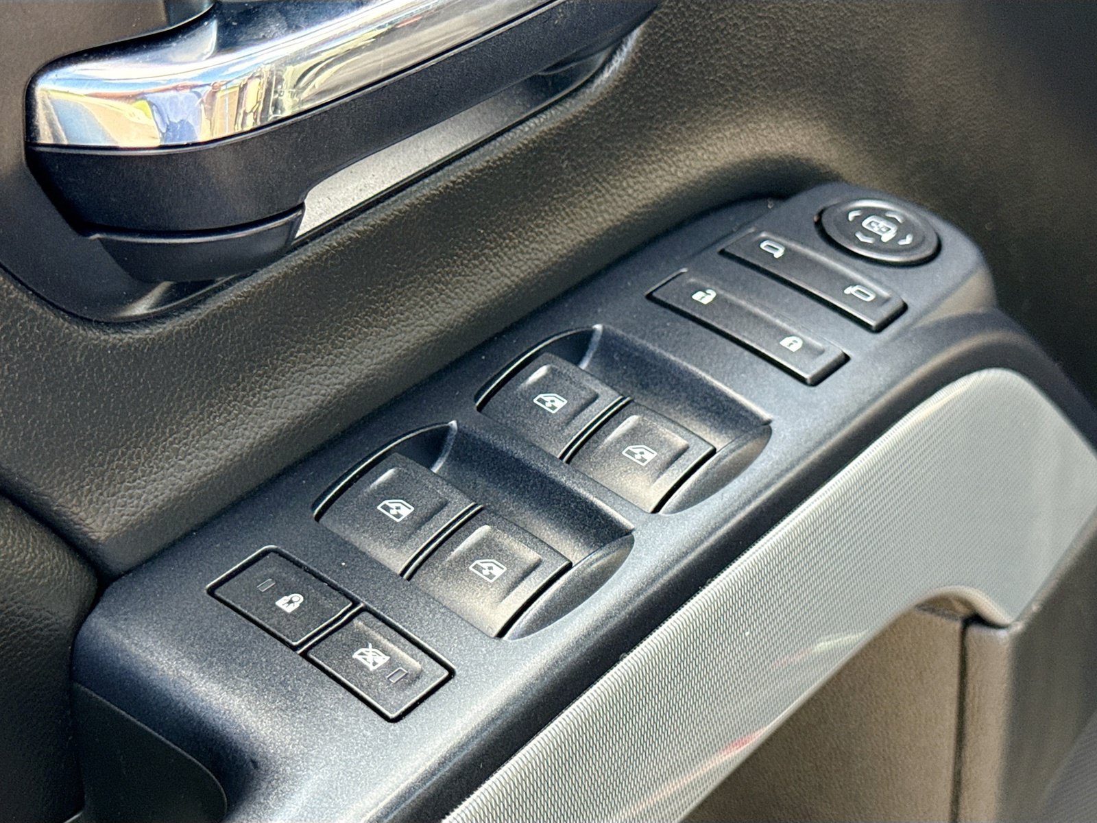 Used 2014 Chevrolet Silverado 1500 LT AWD/4WD image 9