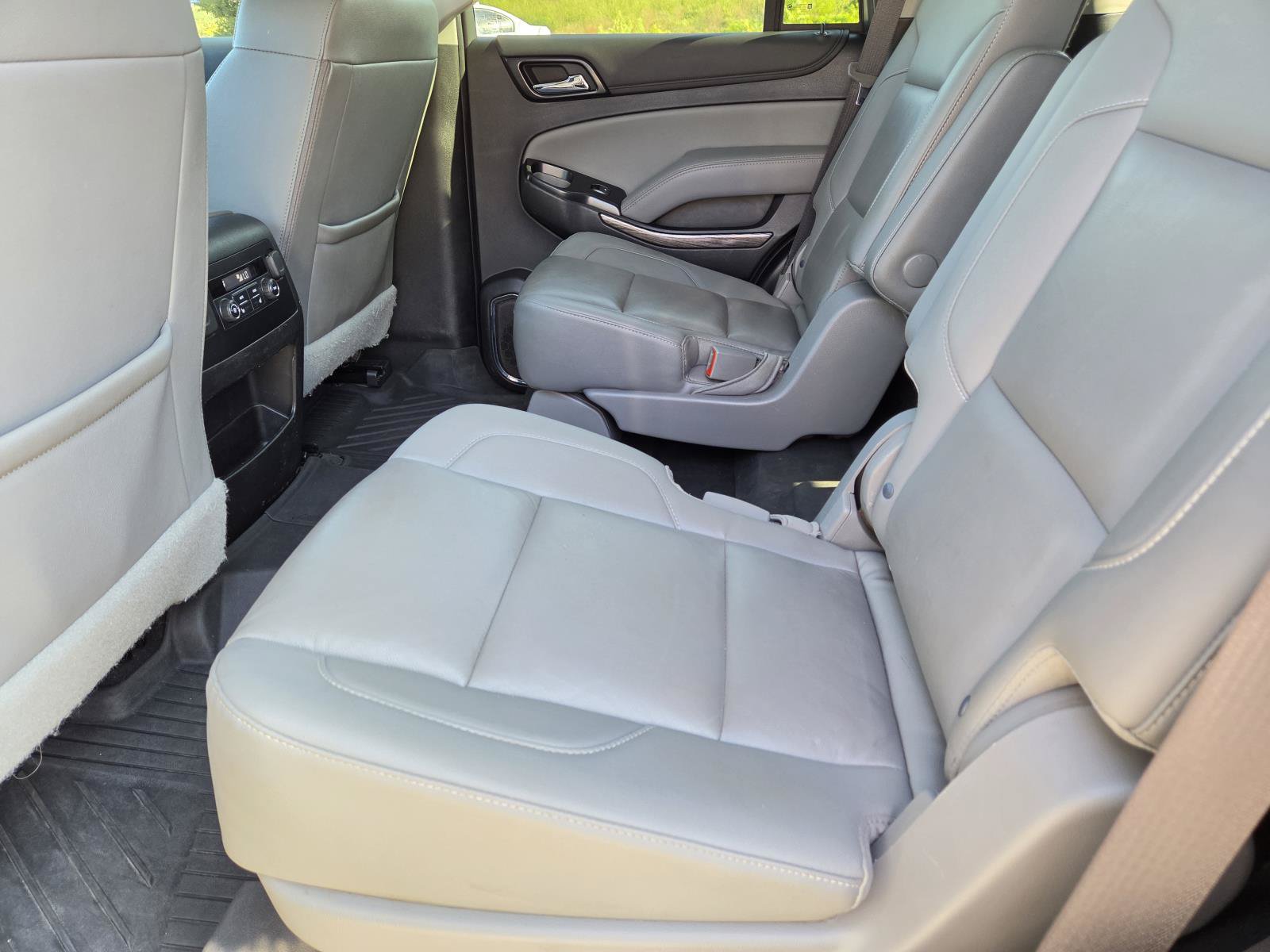Used 2020 Chevrolet Tahoe LT w/ Texas Edition Package RWD image 36