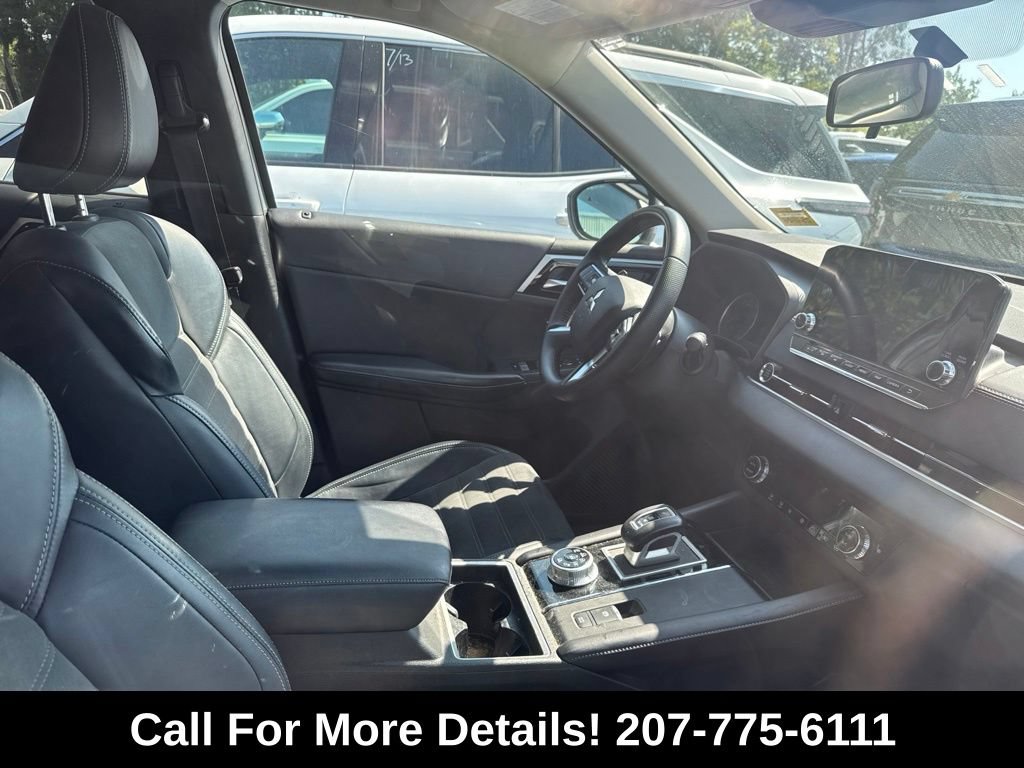 Used 2023 Mitsubishi Outlander SE AWD/4WD image 3