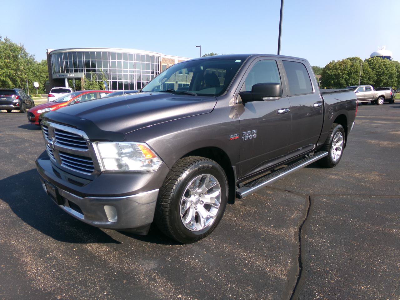 Used 2017 RAM 1500 Classic SLT w/ SLT Plus D←cor Group AWD/4WD image 2
