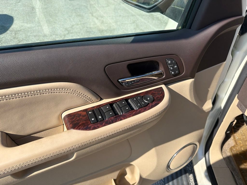 Used 2009 GMC Yukon Denali AWD/4WD image 16