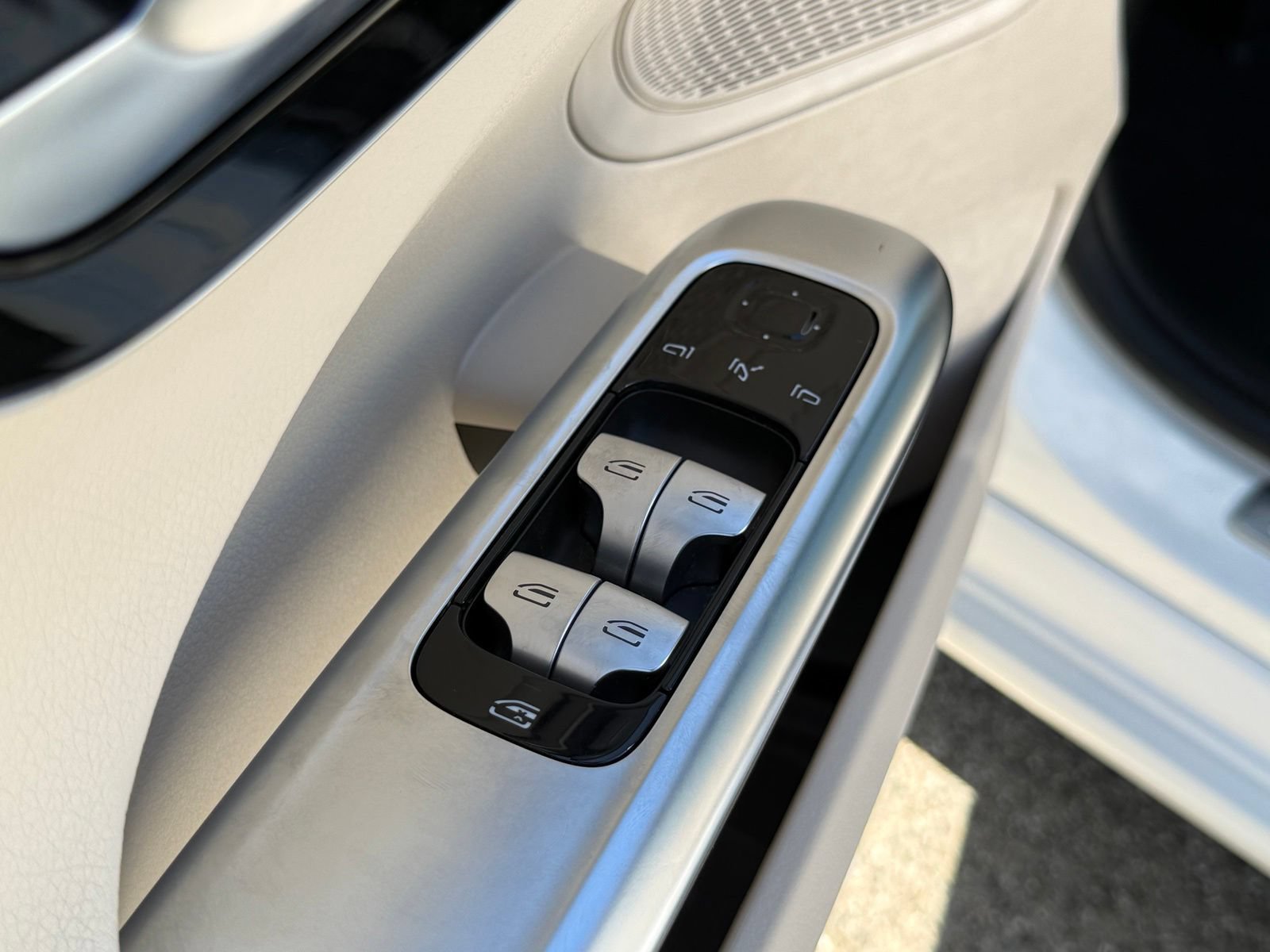 Used 2024 Mercedes-Benz C 300 Sedan image 24