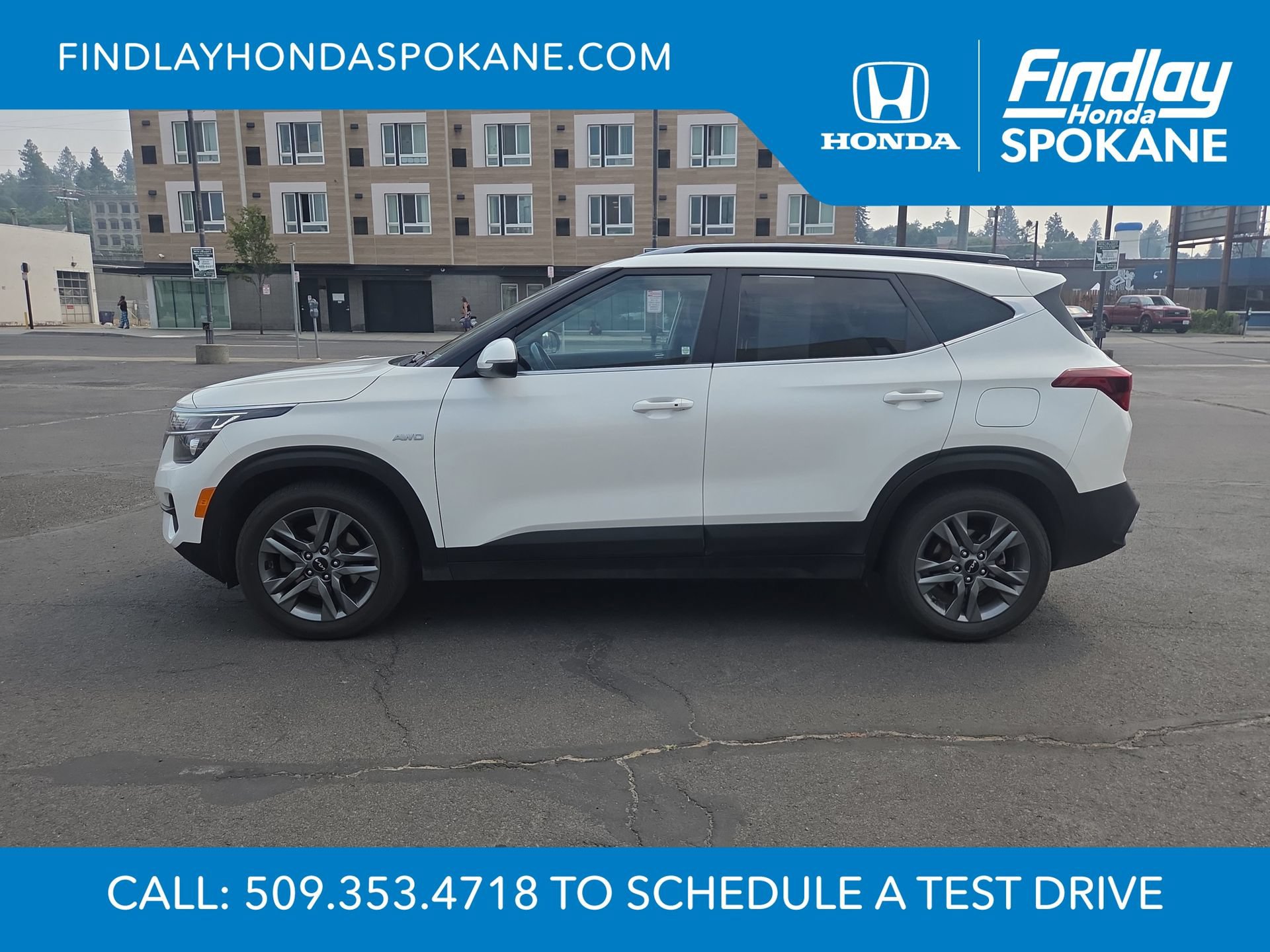Used 2023 Kia Seltos S w/ Navigation Package AWD/4WD image 2