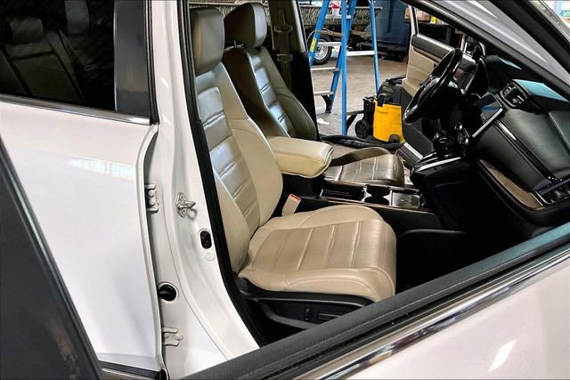 Used 2020 Honda CR-V Touring image 7