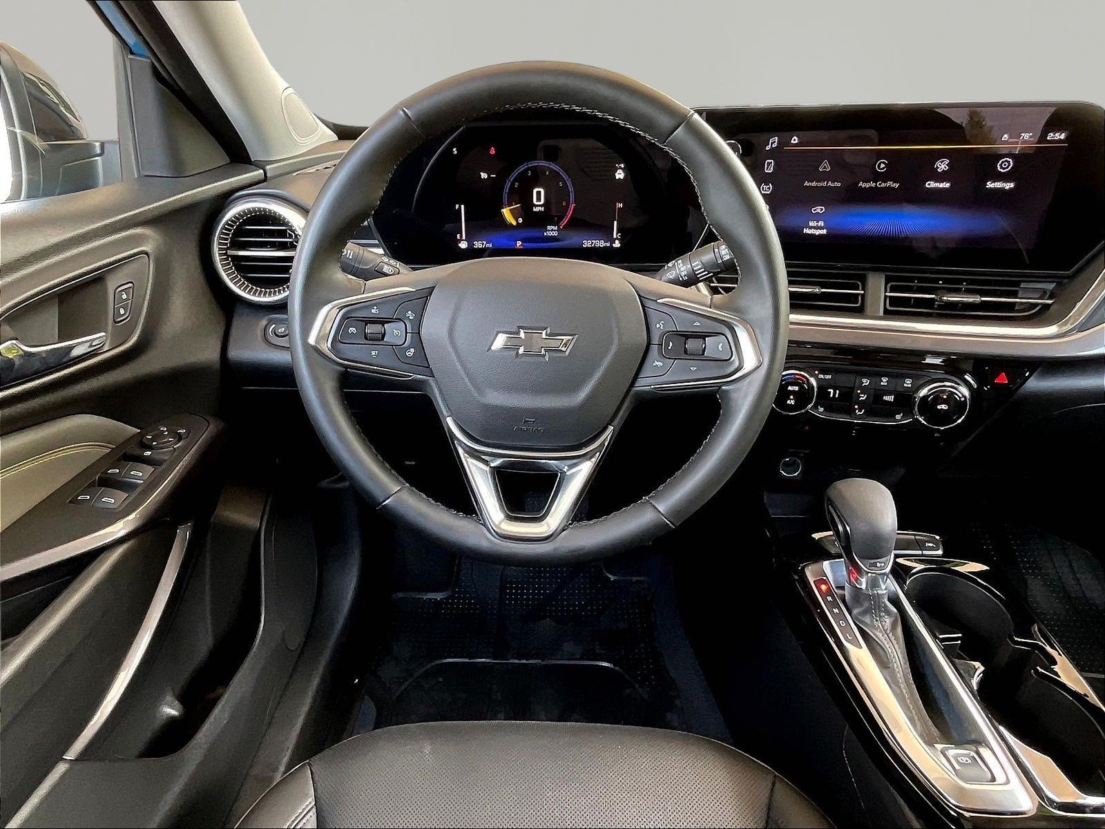 Used 2025 Chevrolet Trax ACTIV FWD image 8