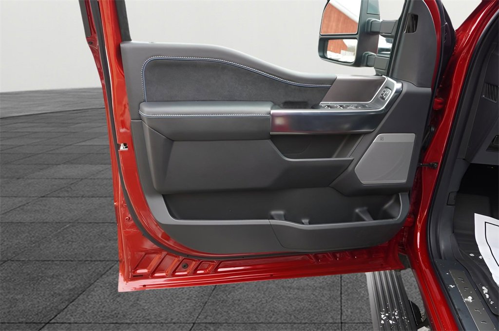 Used 2025 Ford F150 Platinum w/ FX4 Off-Road Package image 32