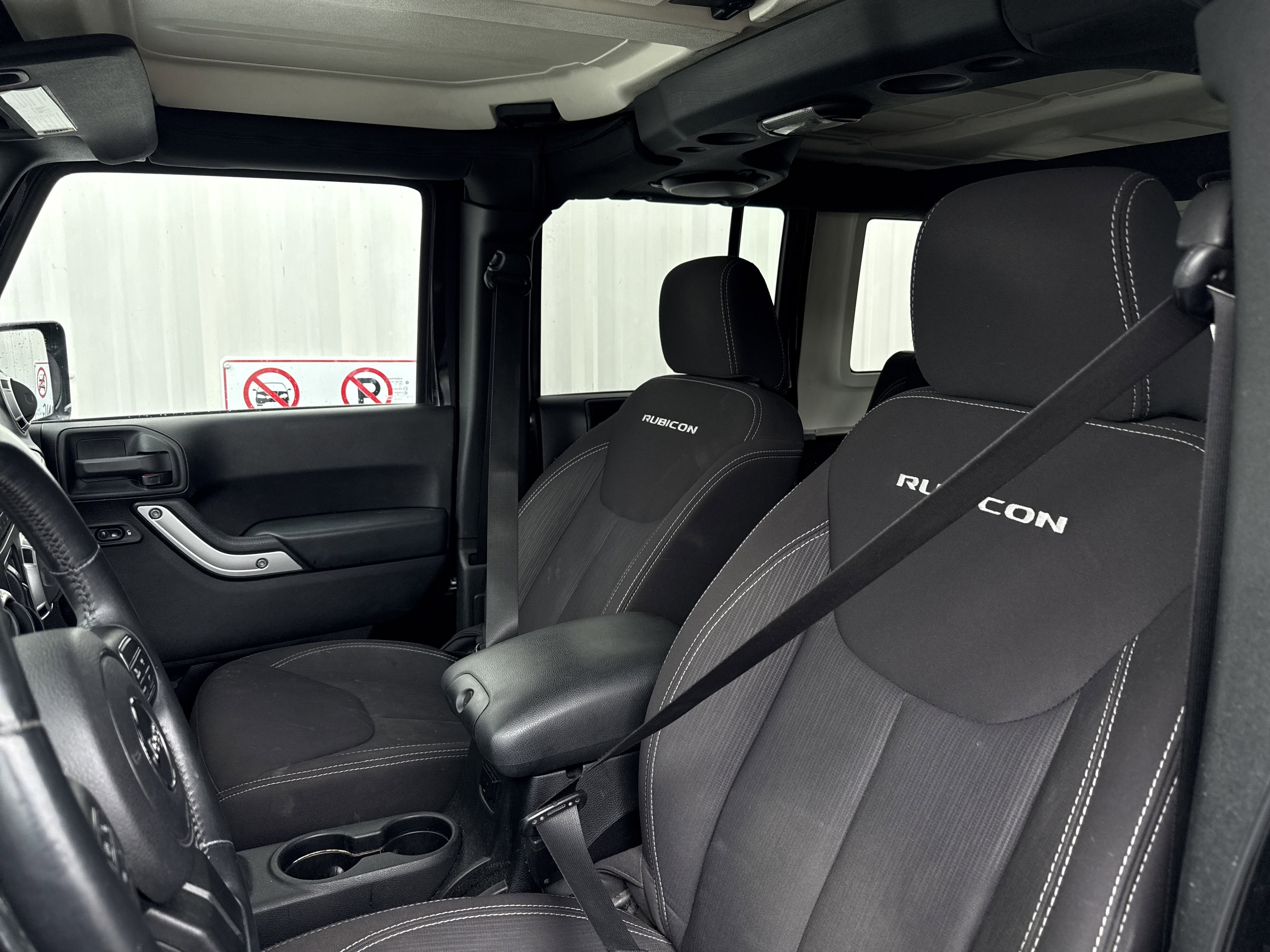 Used 2014 Jeep Wrangler Unlimited Rubicon w/ Connectivity Group image 11