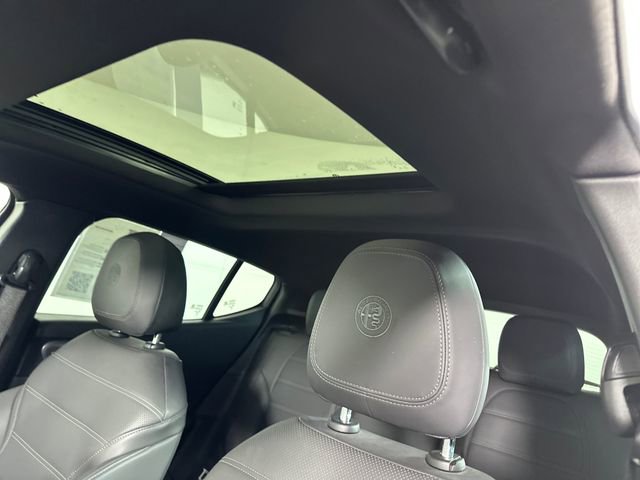 Used 2024 Alfa Romeo Tonale Ti w/ Premium Interior Package image 12