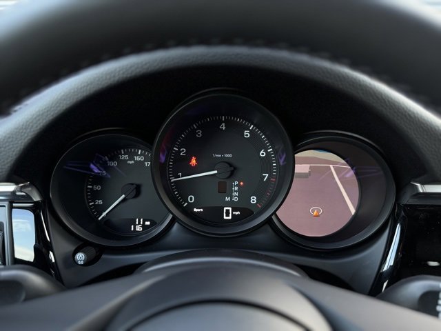 New 2026 Porsche Macan image 18