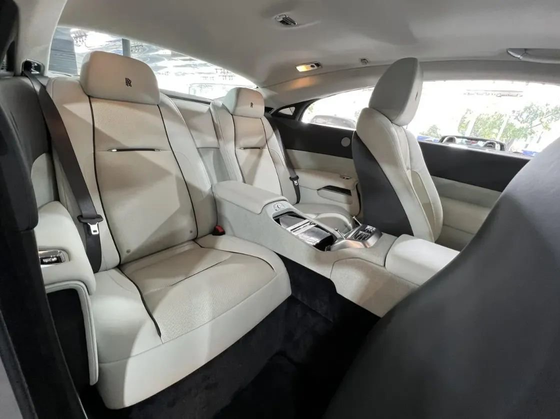 Used 2014 Rolls-Royce Wraith image 33
