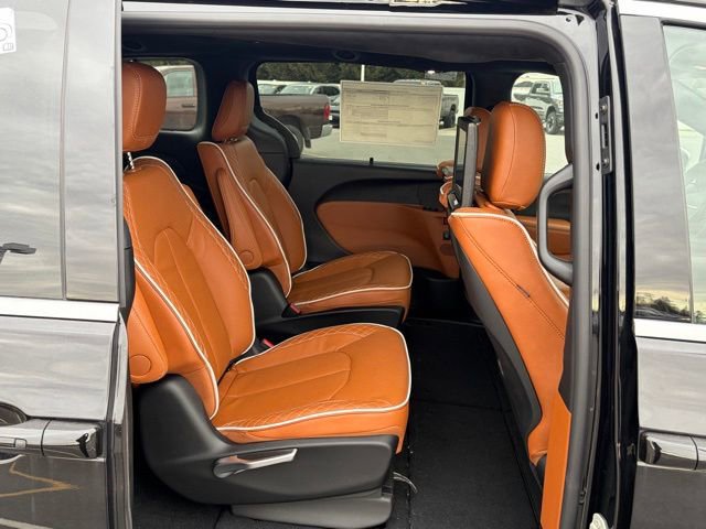 New 2026 Chrysler Pacifica Pinnacle AWD/4WD image 33