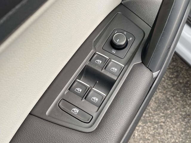 Used 2018 Volkswagen Tiguan SEL image 23