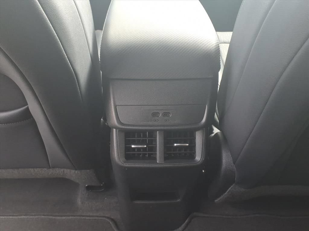 New 2027 Chevrolet Equinox LT w/ Convenience Package II FWD image 18