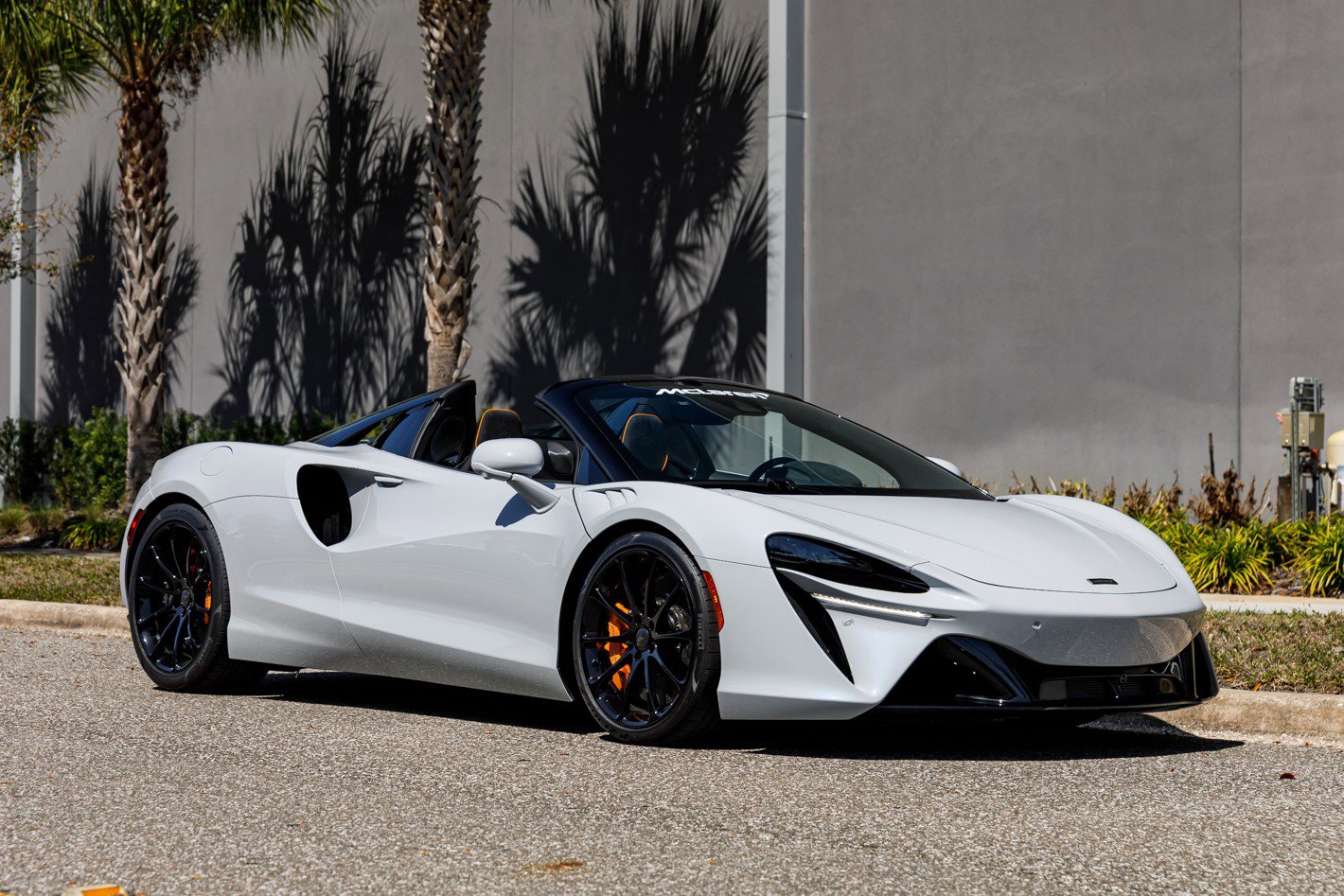 New 2025 McLaren Artura Spider image 8