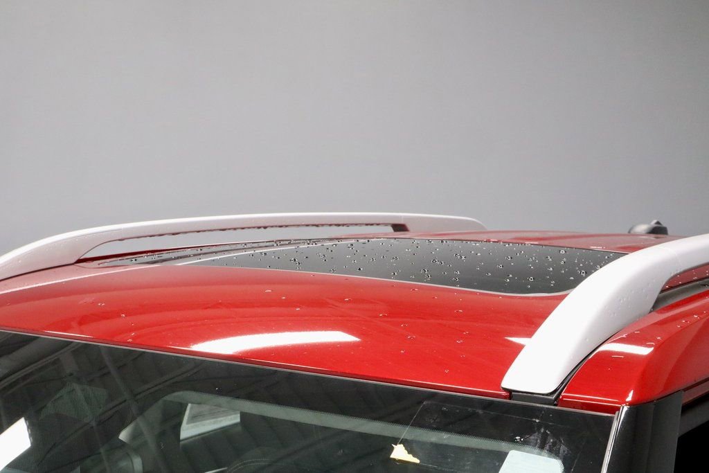 Certified 2025 Hyundai Venue SEL image 30