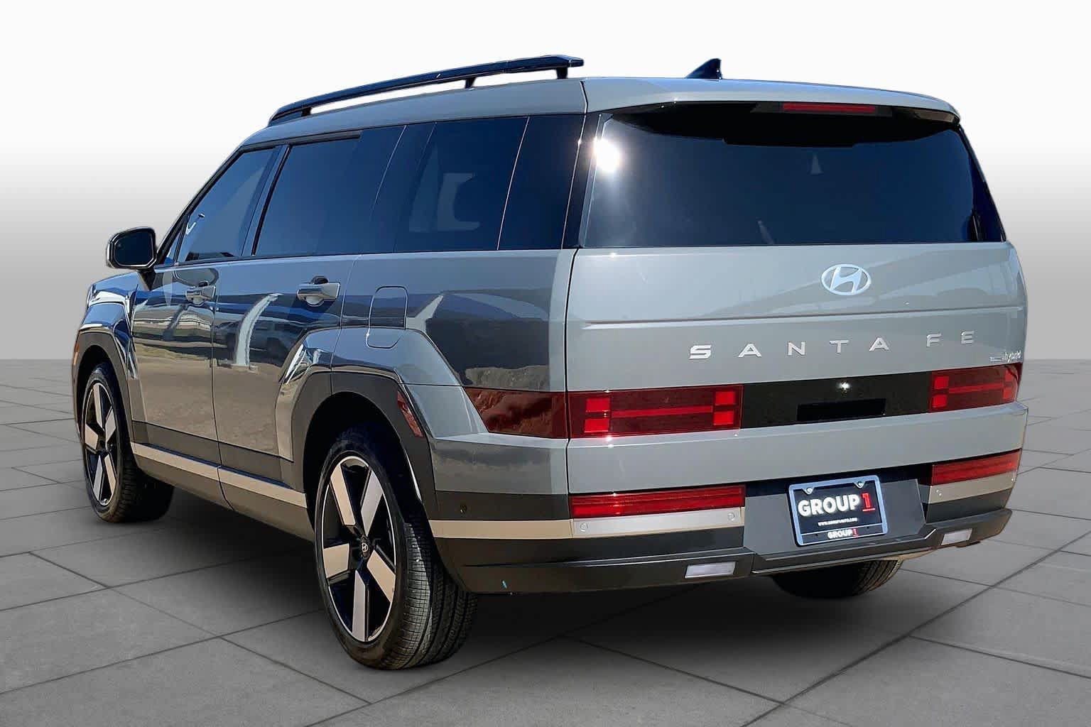 Used 2025 Hyundai Santa Fe Limited AWD/4WD image 12