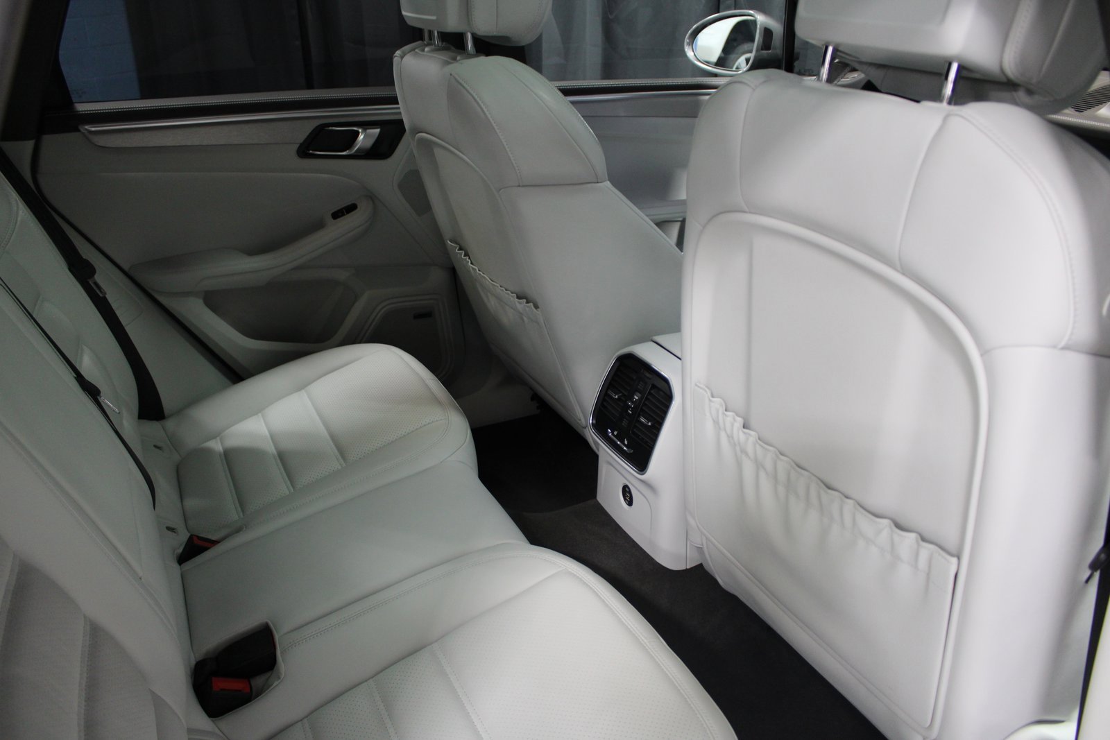 Used 2018 Porsche Macan GTS image 39