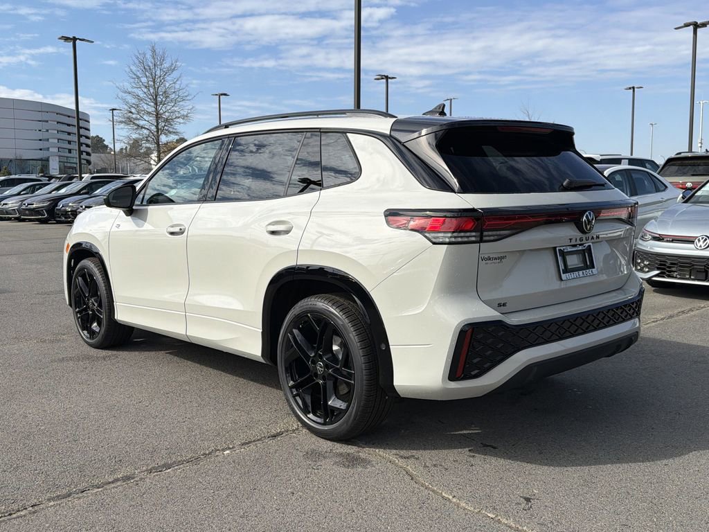 New 2026 Volkswagen Tiguan SE R-Line image 3