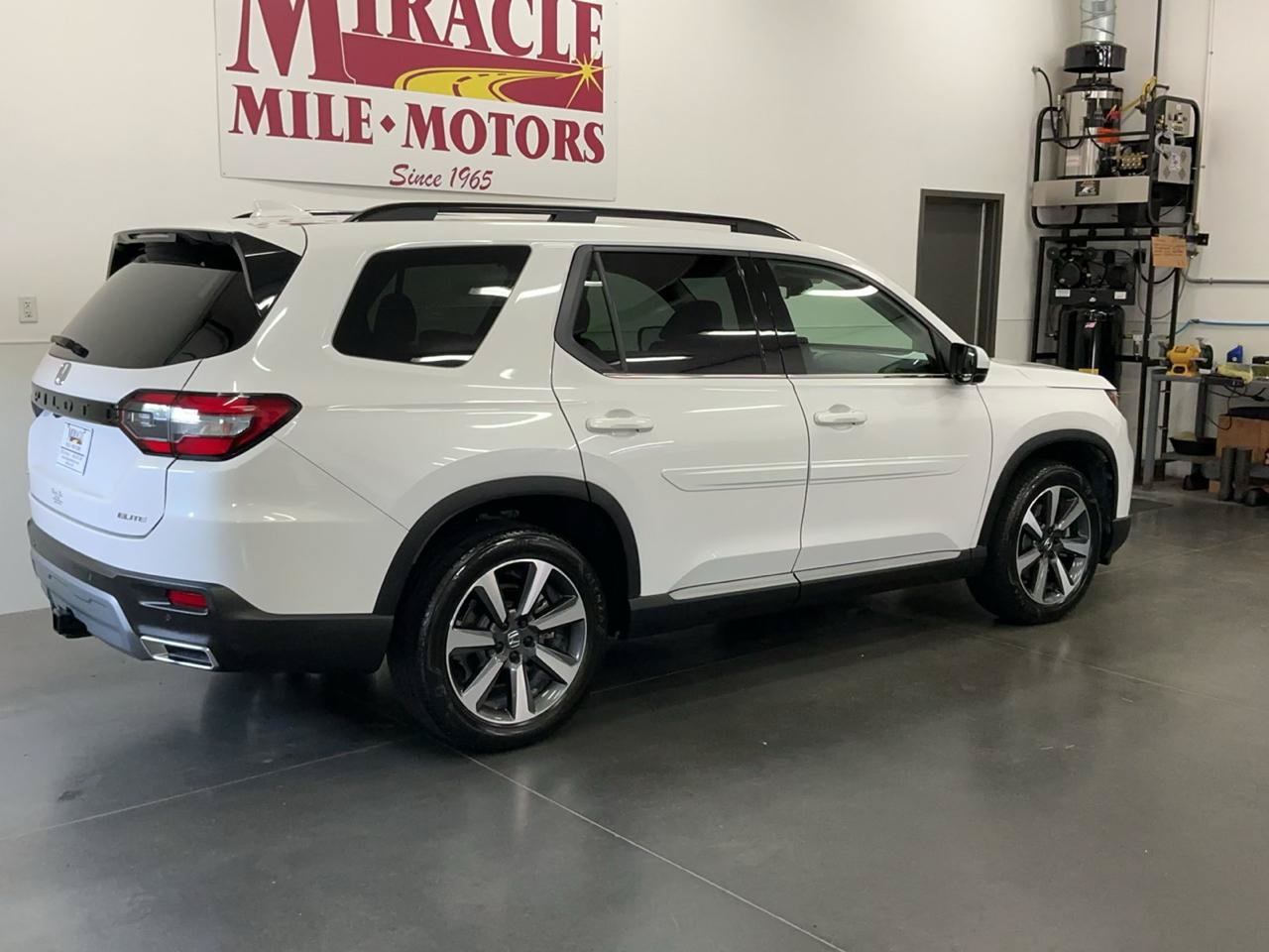 Used 2023 Honda Pilot Elite image 7