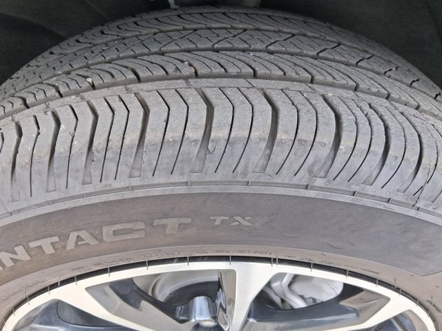 Used 2025 Cadillac XT4 Sport FWD image 26