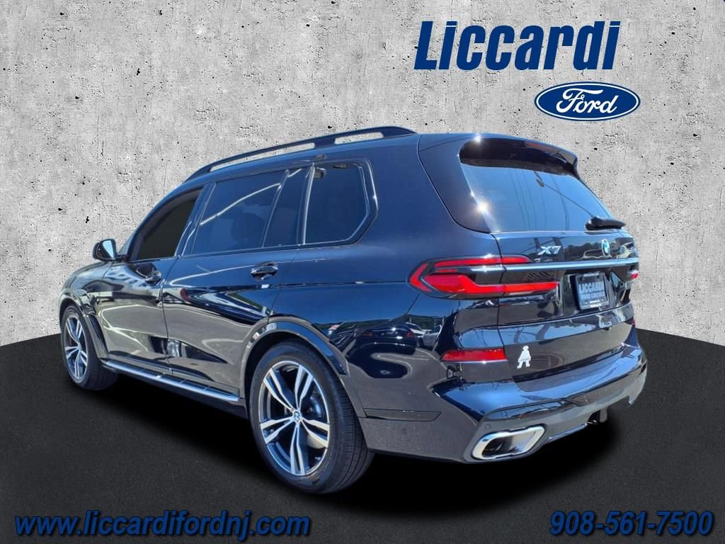 Used 2023 BMW X7 xDrive40i w/ M Sport Package image 4