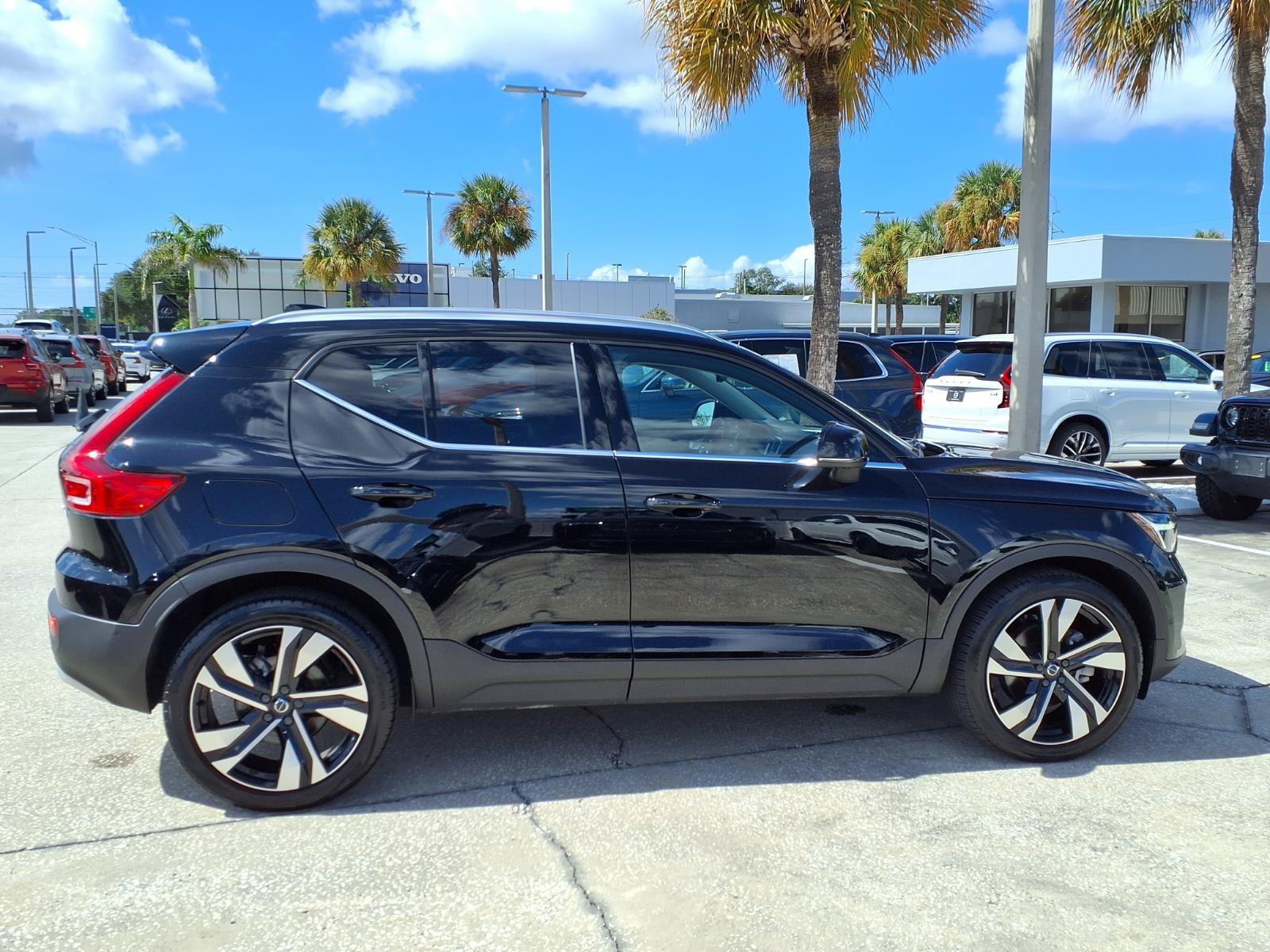 Certified 2023 Volvo XC40 B5 Ultimate w/ Protection Package Premier AWD/4WD image 8