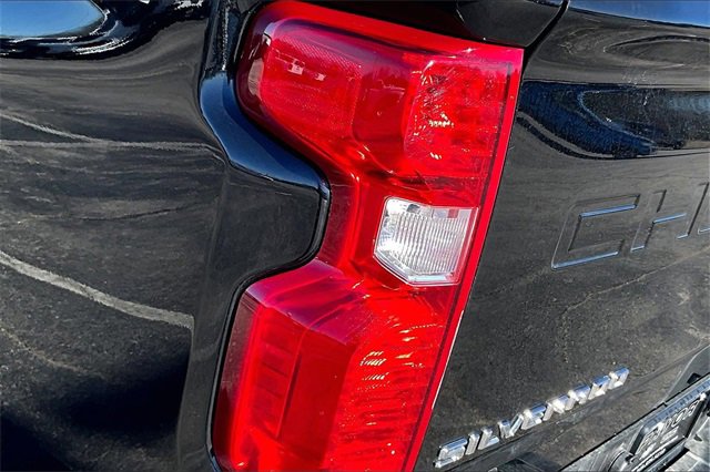 Used 2022 Chevrolet Silverado 3500 LTZ image 24