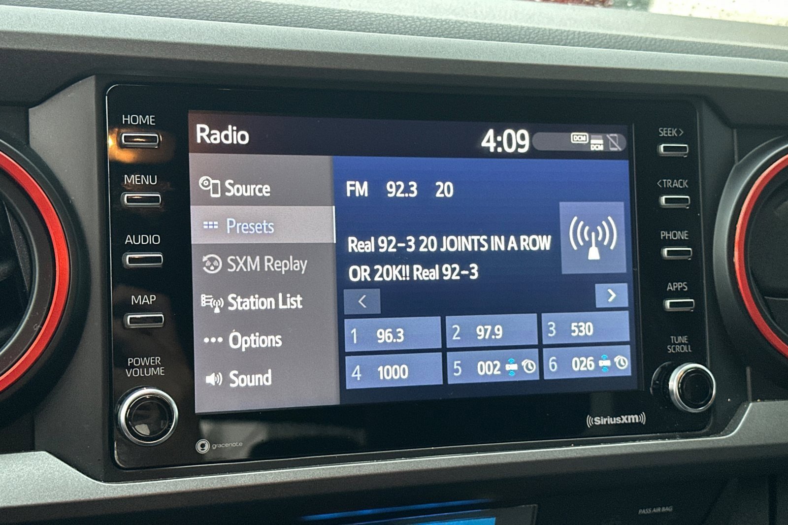 Used 2021 Toyota Tacoma TRD Sport w/ Technology Package image 24