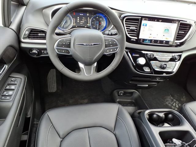 New 2026 Chrysler Voyager LX image 11